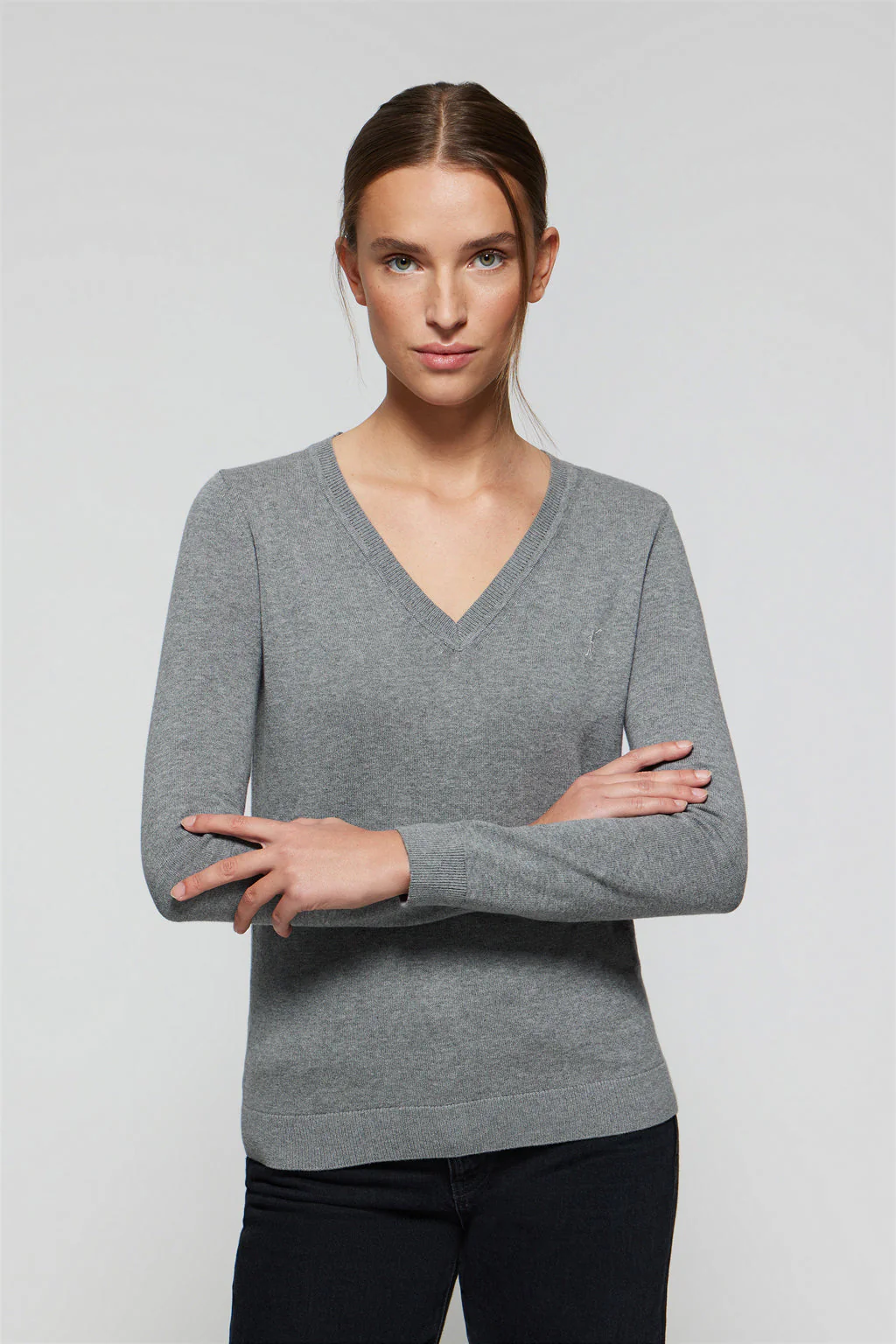 Grey-marl V-neck basic-knit jumper with Rigby Go logo