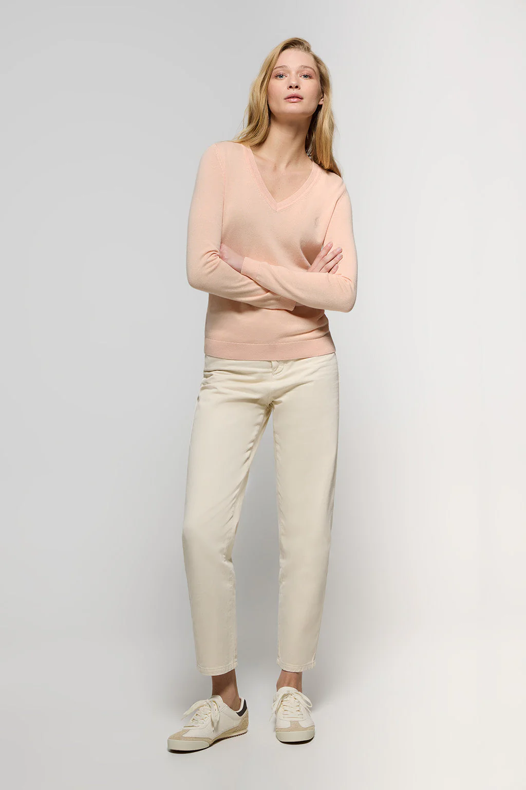 Peach V-neck basic knit jumper with Rigby Go logo - Image 3