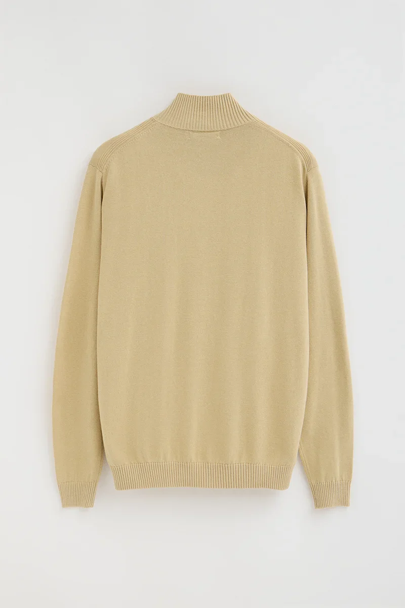 Beige zipped-neck jumper with Rigby Go logo - Image 8