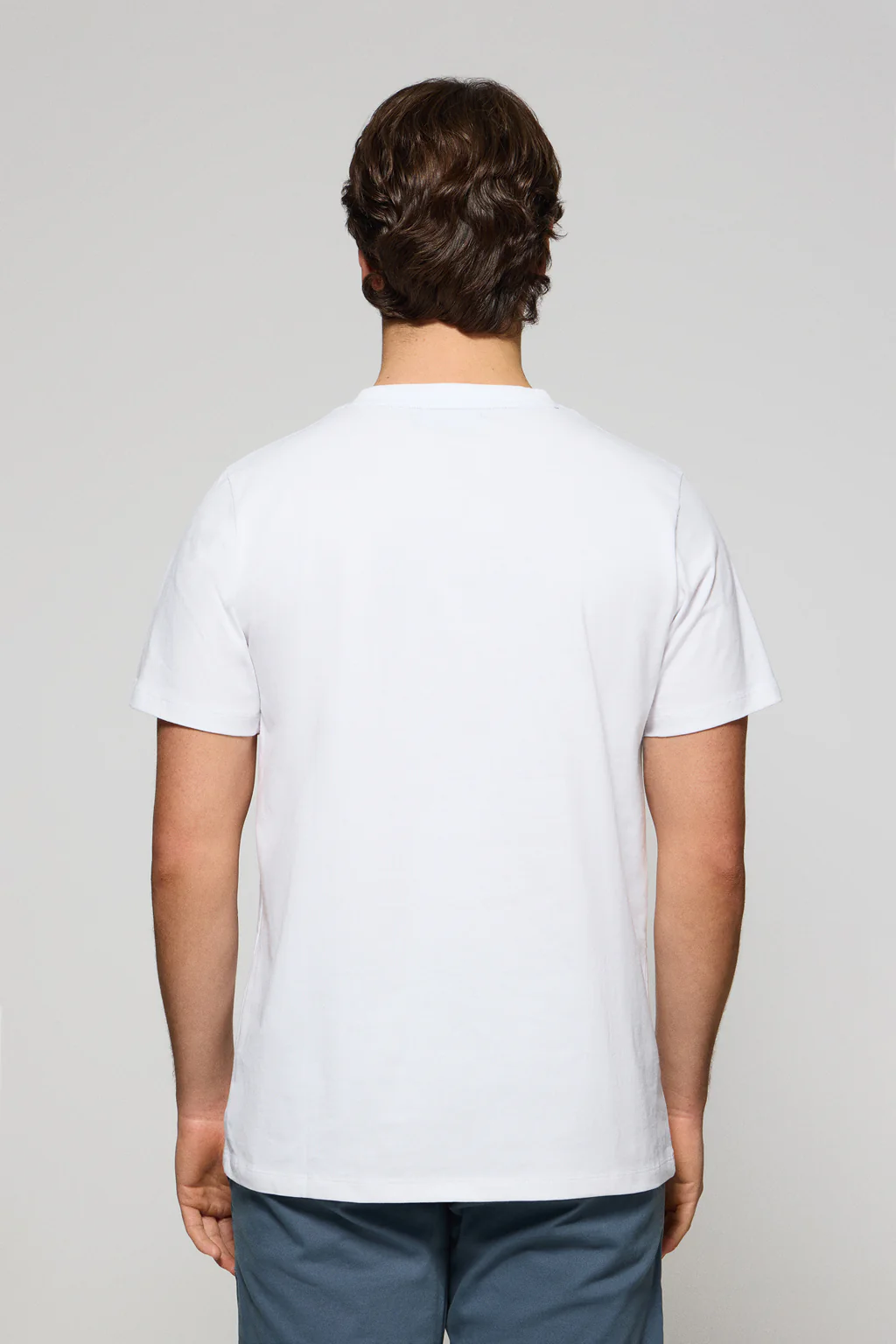 Round-neck T-shirt with Rigby Go embroidered logo 2 pack (navy blue and white) - Image 5