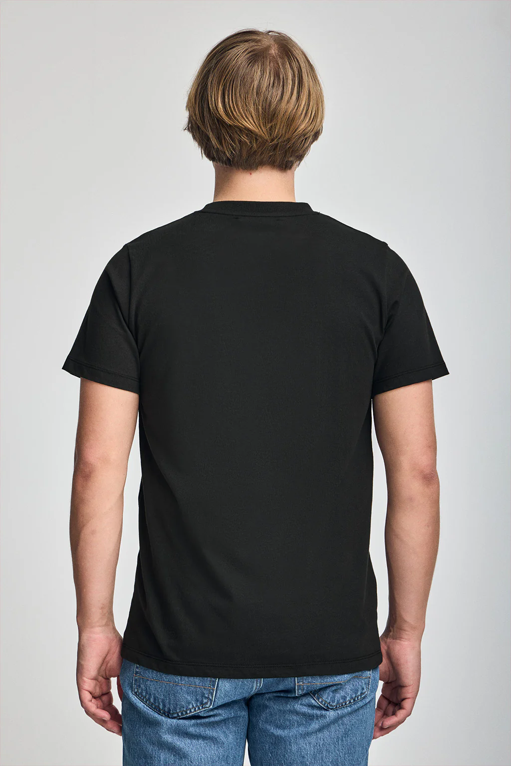 Round-neck T-shirt with Rigby Go embroidered logo 2 pack (black and white) - Image 8