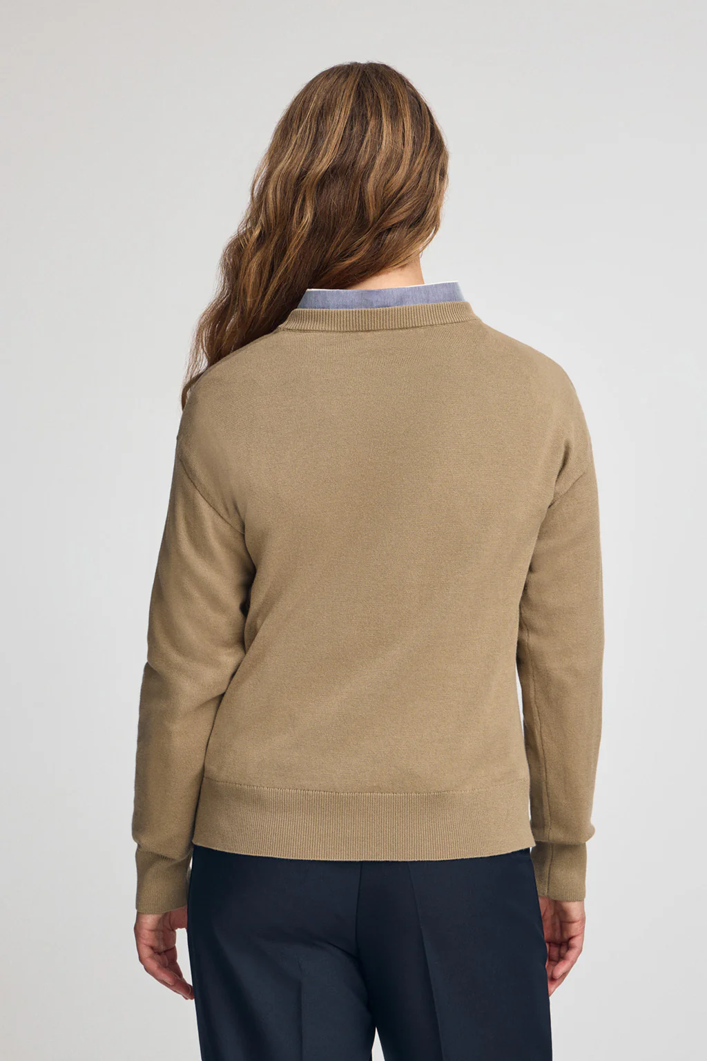 Women’s 2-pack knit jumpers in navy and light brown with round neck and Rigby Go embroidery - Image 5