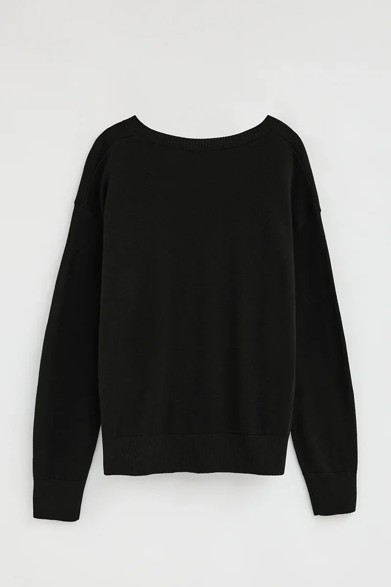 Women’s 2-pack jumpers in black and nude with V-neck and Rigby Go logo - Image 7