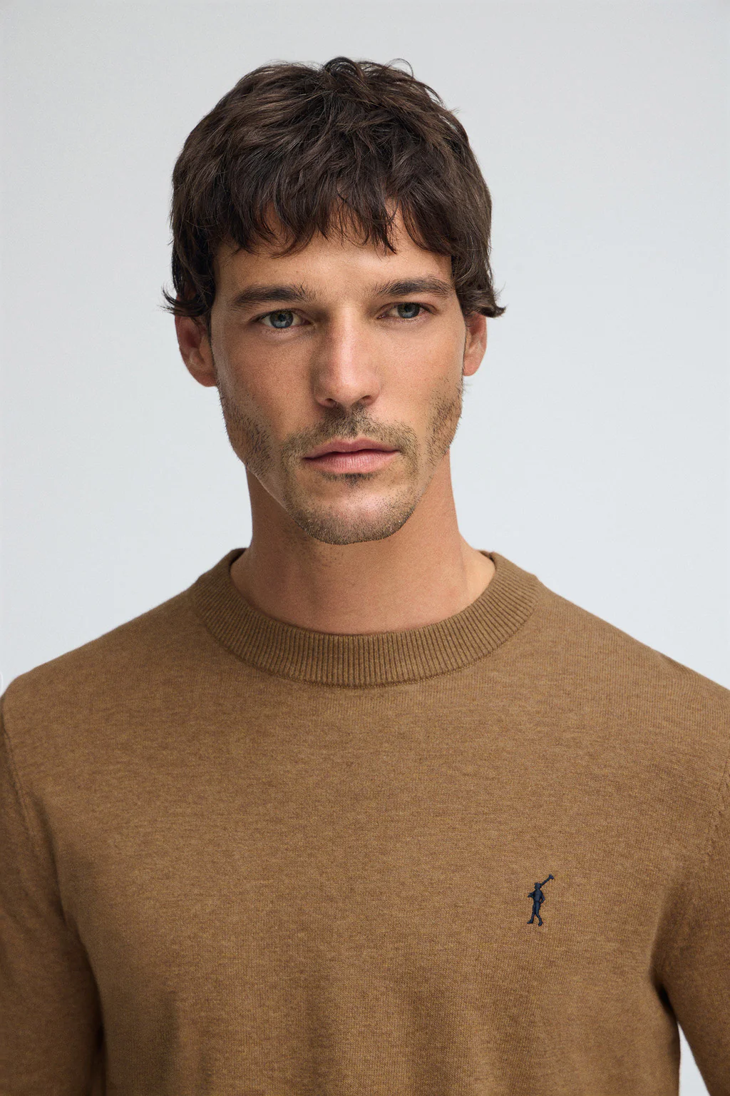 Men’s 3-pack cotton jumpers in black, navy and camel marl with round neck and Rigby Go embroidery - Image 3