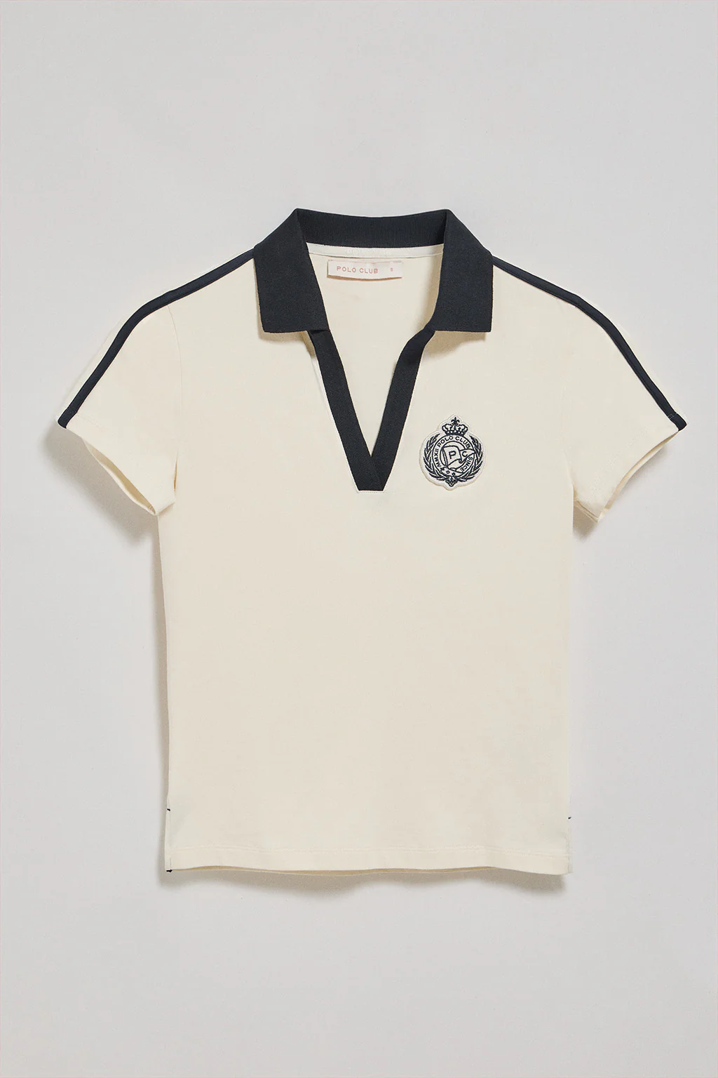 Nude buttonless polo shirt with nautical patch - Image 5