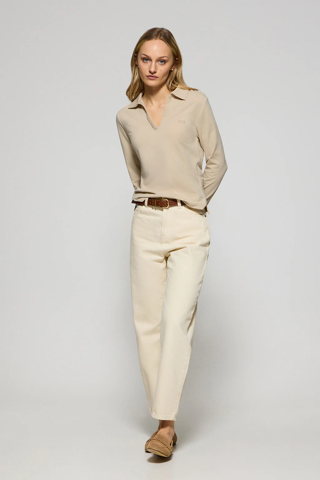 Beige buttonless polo shirt Pia with rubber Polo Club logo - Image 4