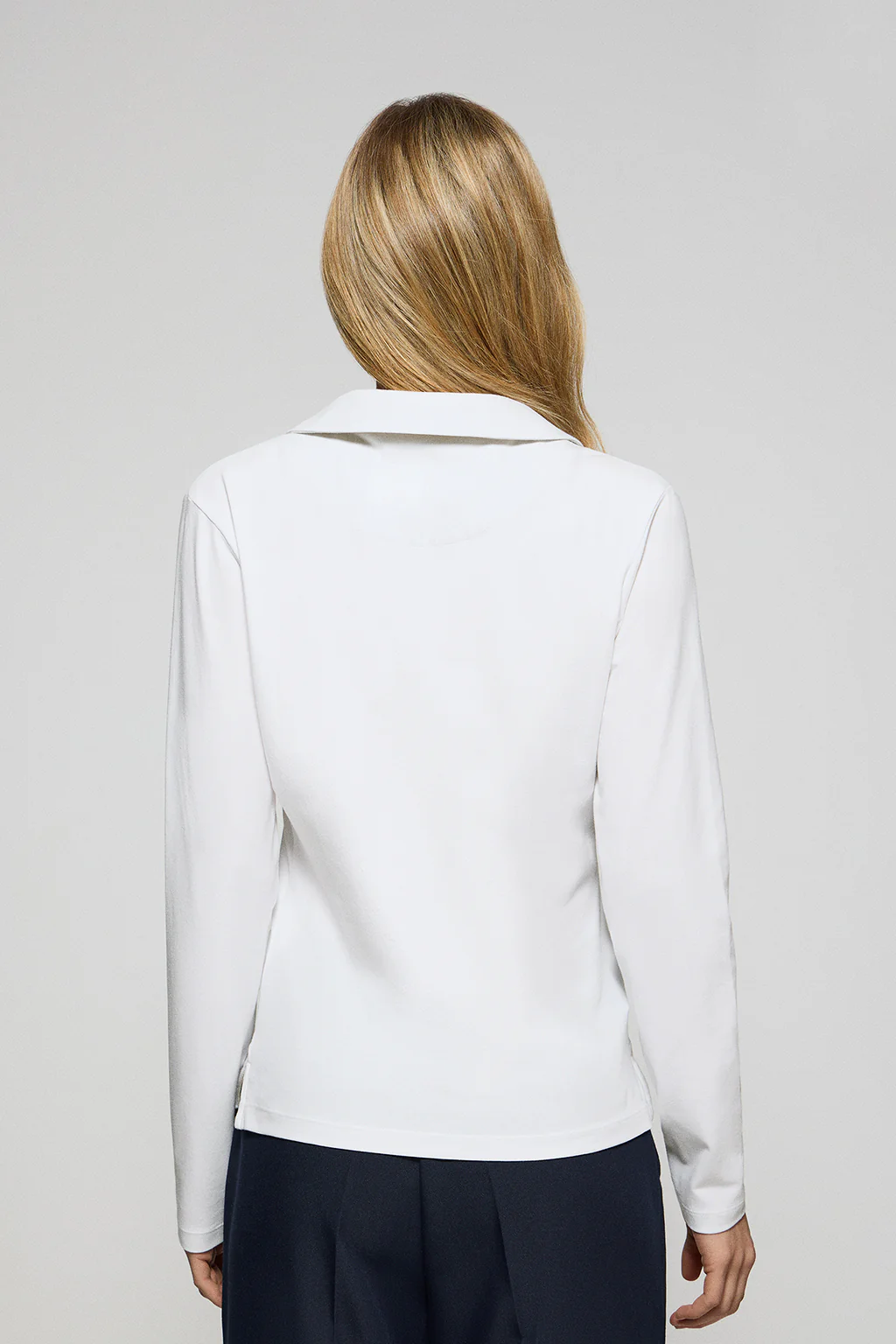 White buttonless polo shirt Pia with rubber Polo Club logo - Image 2