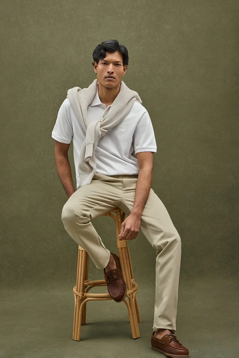 White short-sleeve polo shirt with Polo Club patch - Image 2