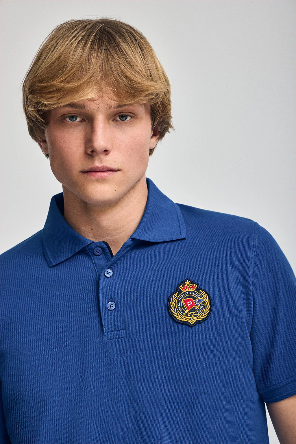 Royal-blue polo shirt Nautic with chest nautical patch - Image 3