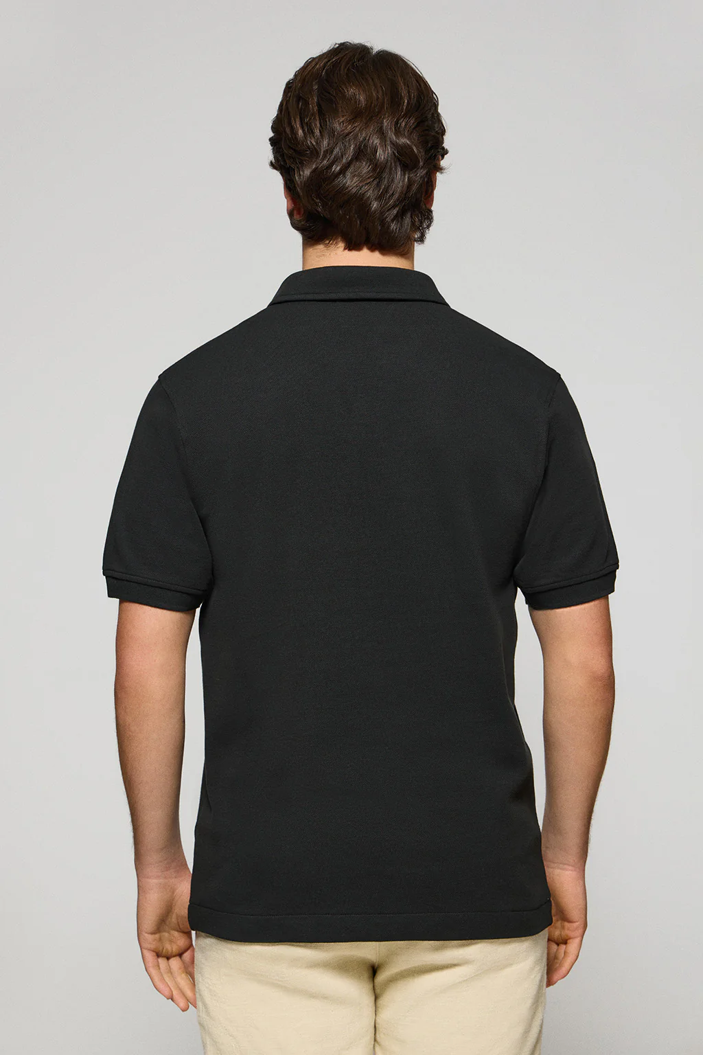 Black buttonless polo shirt Pascal with embroidered monogram - Image 2