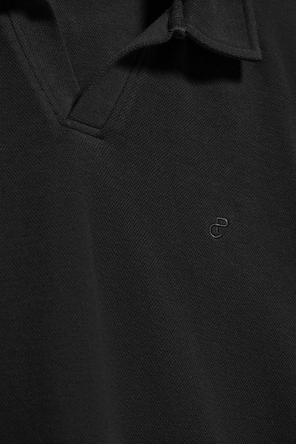 Black buttonless polo shirt Pascal with embroidered monogram - Image 6