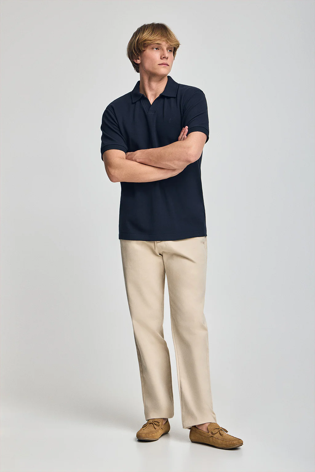 Navy-blue buttonless polo shirt Pascal with embroidered monogram - Image 4