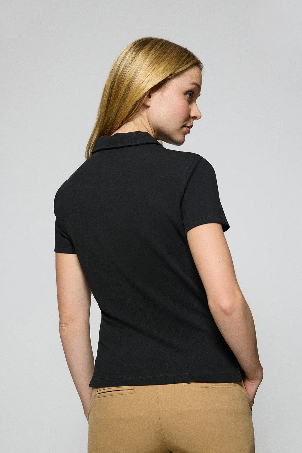 Black five-button polo shirt Pereira with Rigby Go embroidery - Image 4