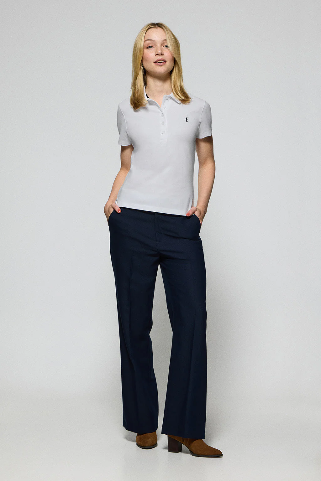 White five-button polo shirt Pereira with Rigby Go embroidery - Image 3