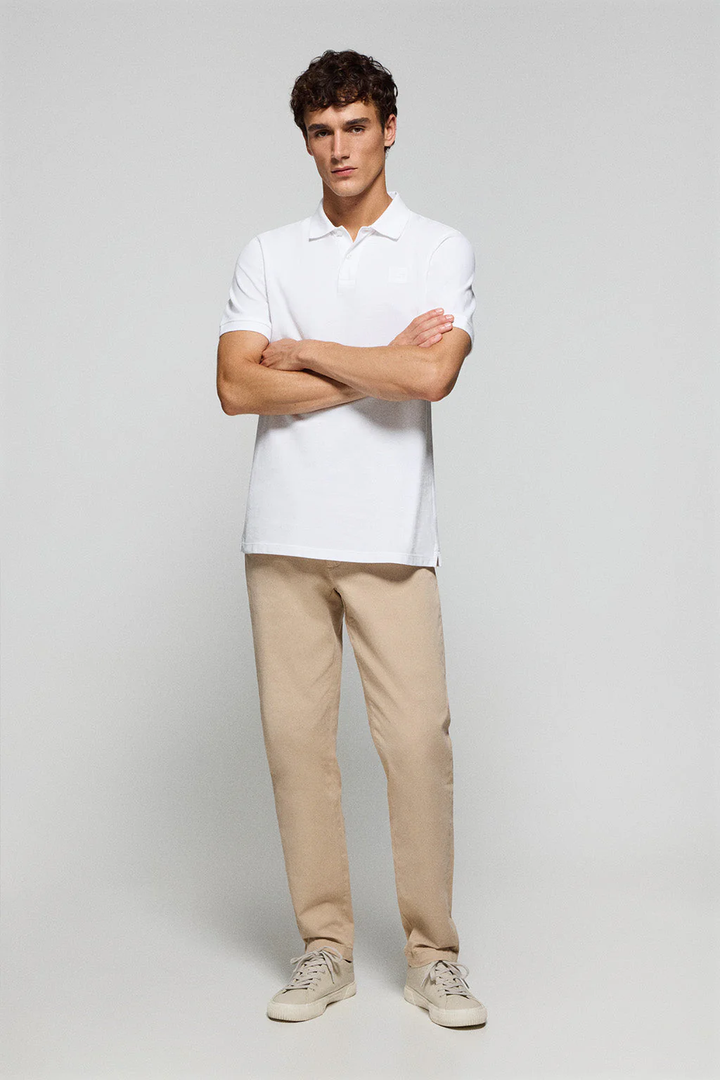 White two-button Portos polo shirt with Polo Club rubberised twill patch detail - Image 3