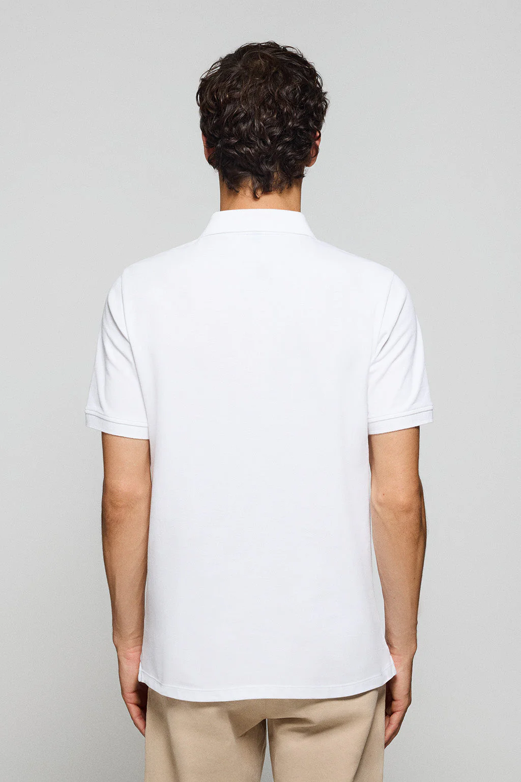 White two-button Portos polo shirt with Polo Club rubberised twill patch detail - Image 5