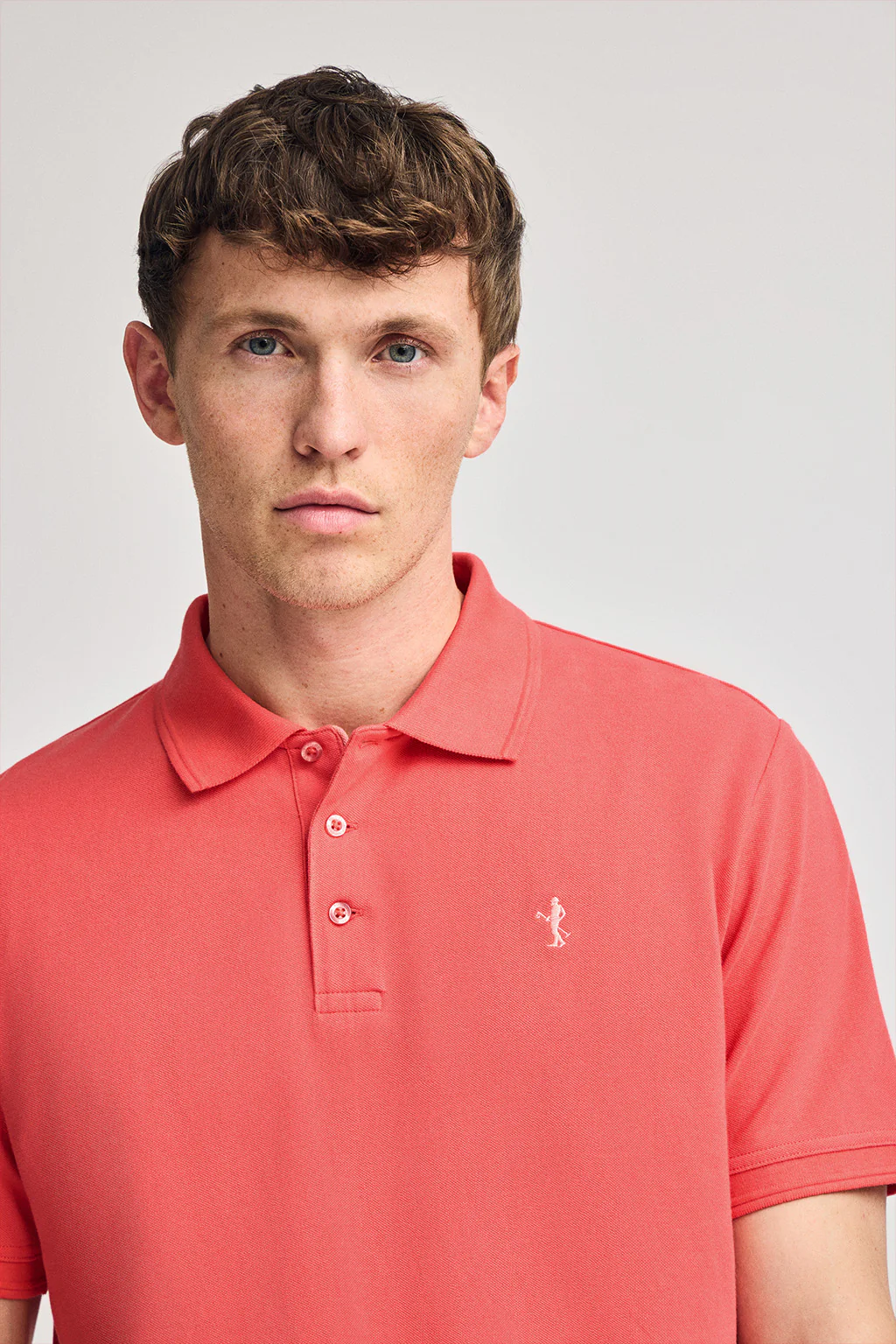 Coral short-sleeve pique polo shirt with Rigby Best embroidery - Image 3