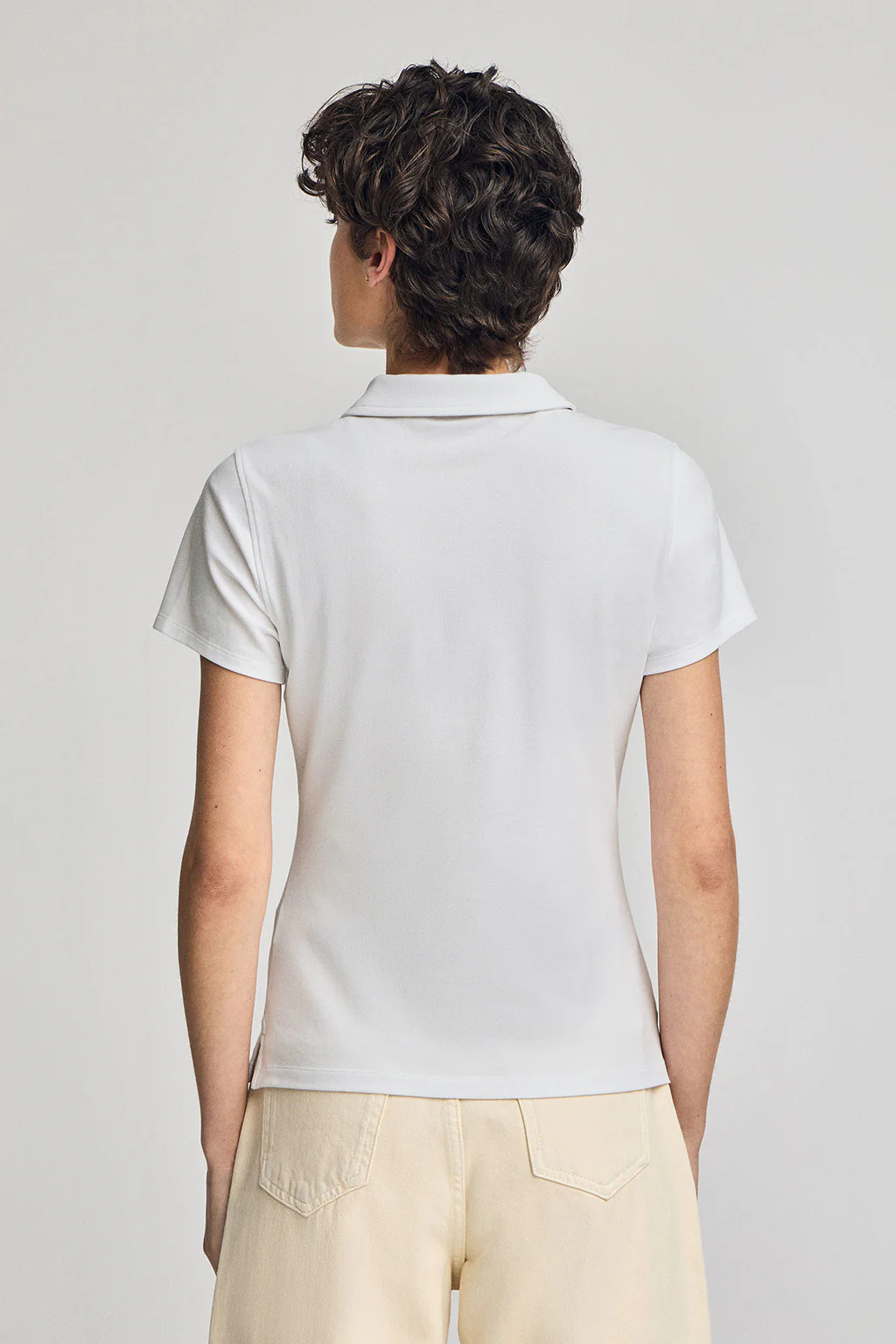 White short-sleeve cotton polo shirt with Rigby Best embroidery - Image 2