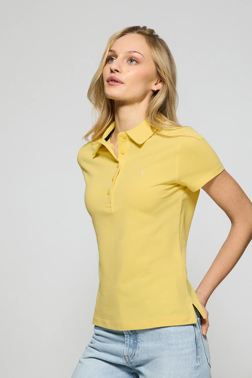 Light-yellow five-button polo shirt Pereira with Rigby Go embroidery
