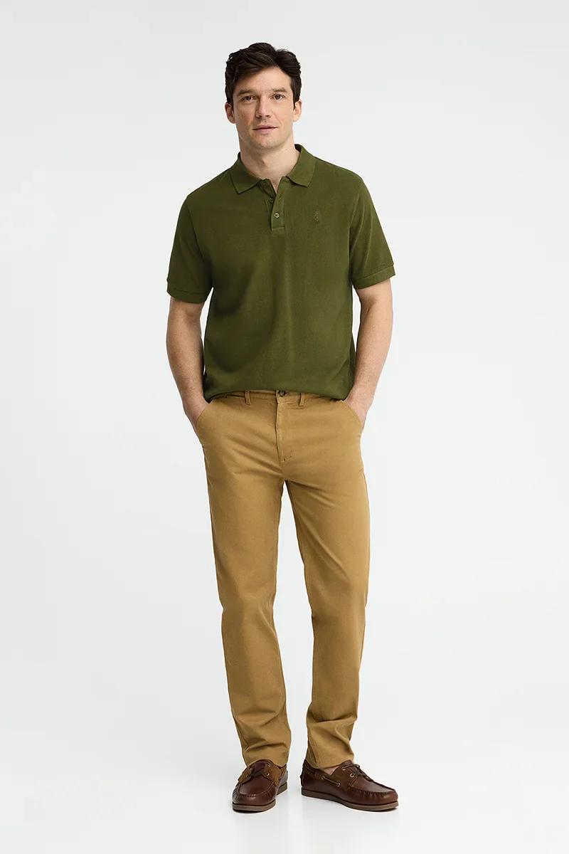Moss-green garment-dyed polo shirt with Rigby Go embroidered logo - Image 3