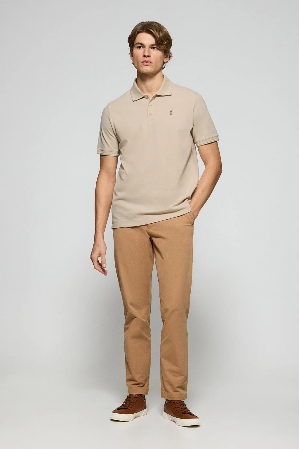 Beige polo shirt with three buttons and Rigby Go embroidered logo - Image 3