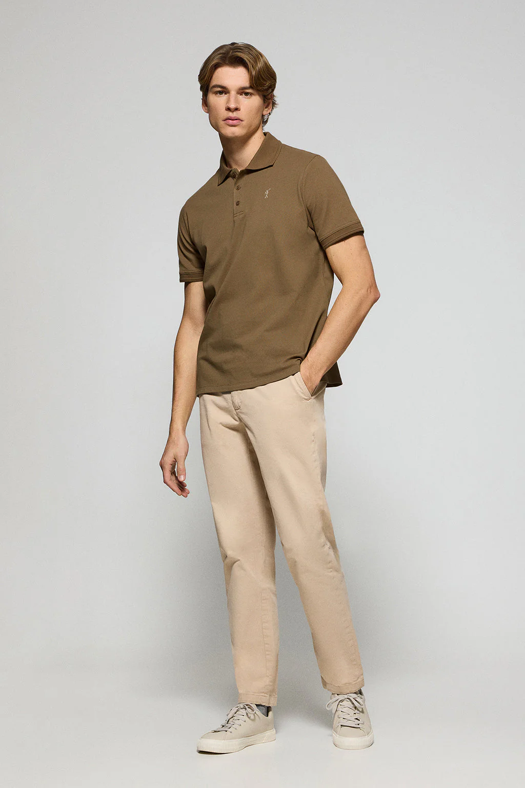 Brown polo shirt with three buttons and Rigby Go embroidered logo - Image 3