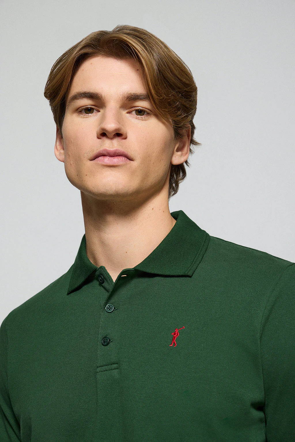 Bottle-green polo shirt with three buttons and Rigby Go embroidered logo - Image 2