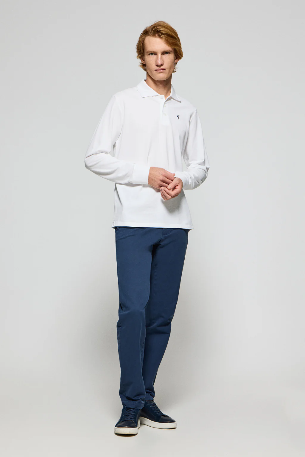 White long-sleeve polo shirt with three buttons and Rigby Go logo - Image 4