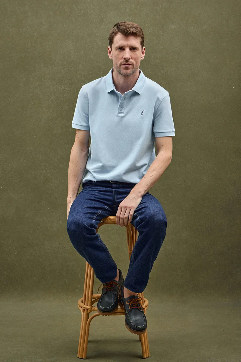 Light-blue slim-fit polo shirt with Rigby Go embroidery