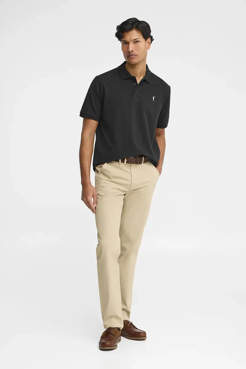 Black short-sleeve polo shirt with Rigby Go embroidered logo - Image 4