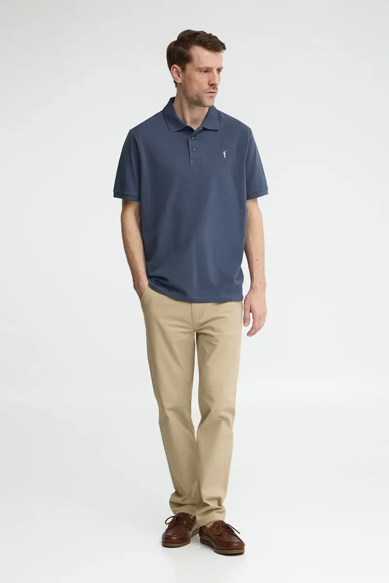 Denim-blue short-sleeve polo shirt with Rigby Go embroidered logo - Image 4