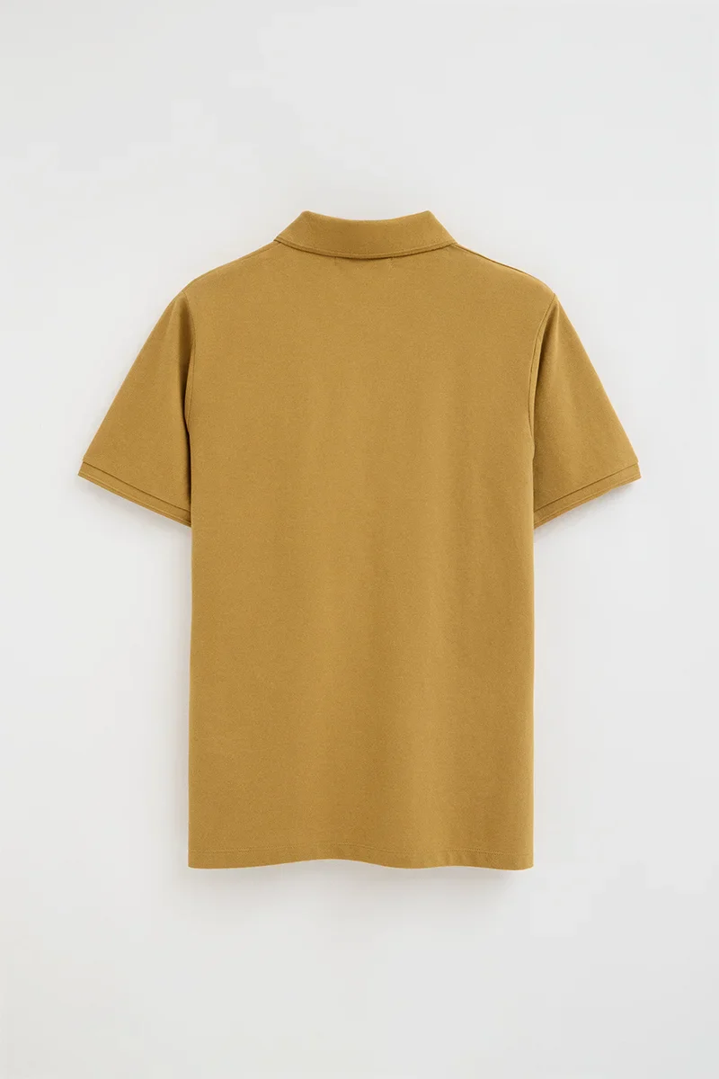 Mustard short-sleeve polo shirt with Rigby Go embroidered logo - Image 7