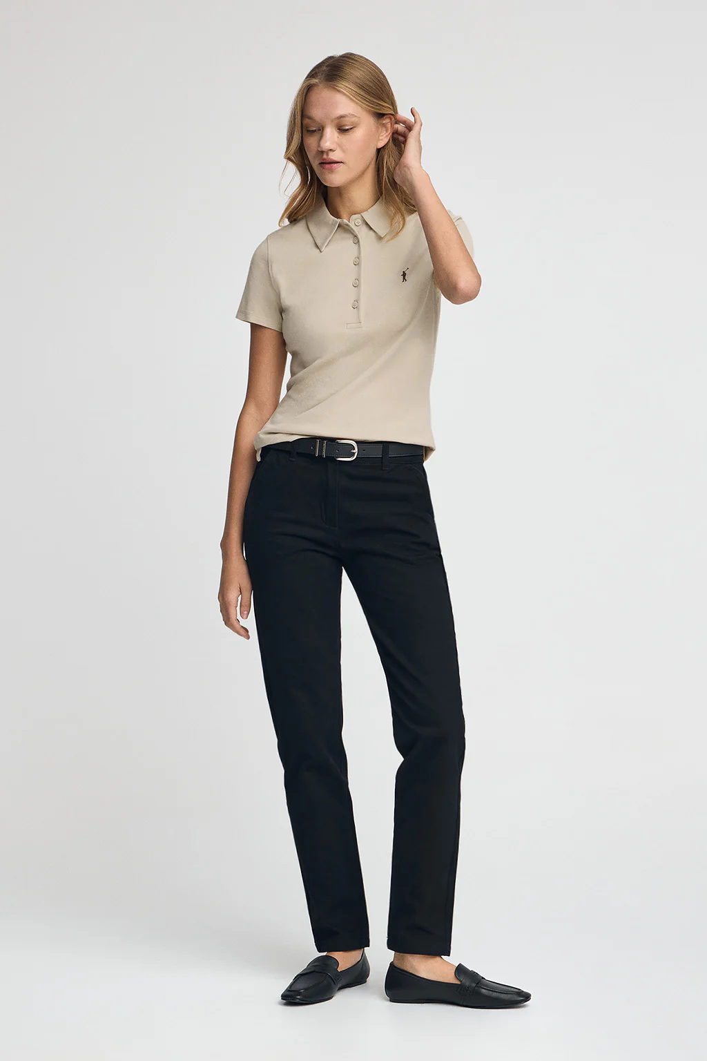 Beige pique polo shirt with five-button collar and Rigby Go embroidery - Image 3