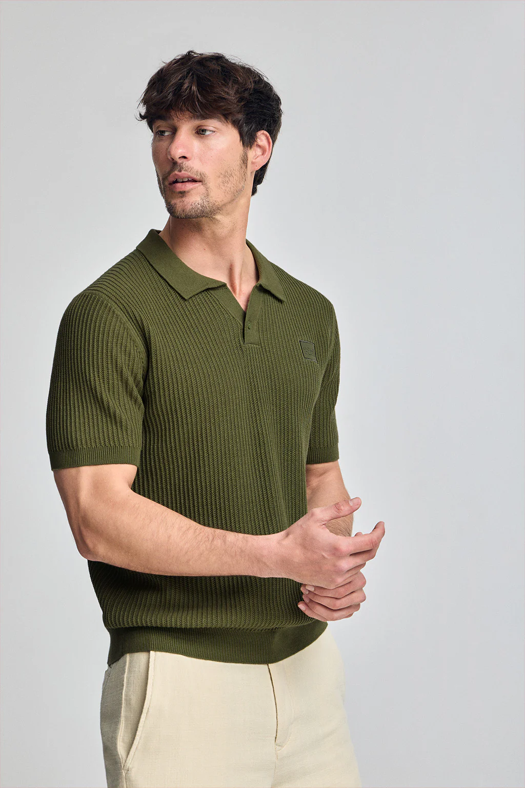 Moss-green jumper Jimin with chest logo