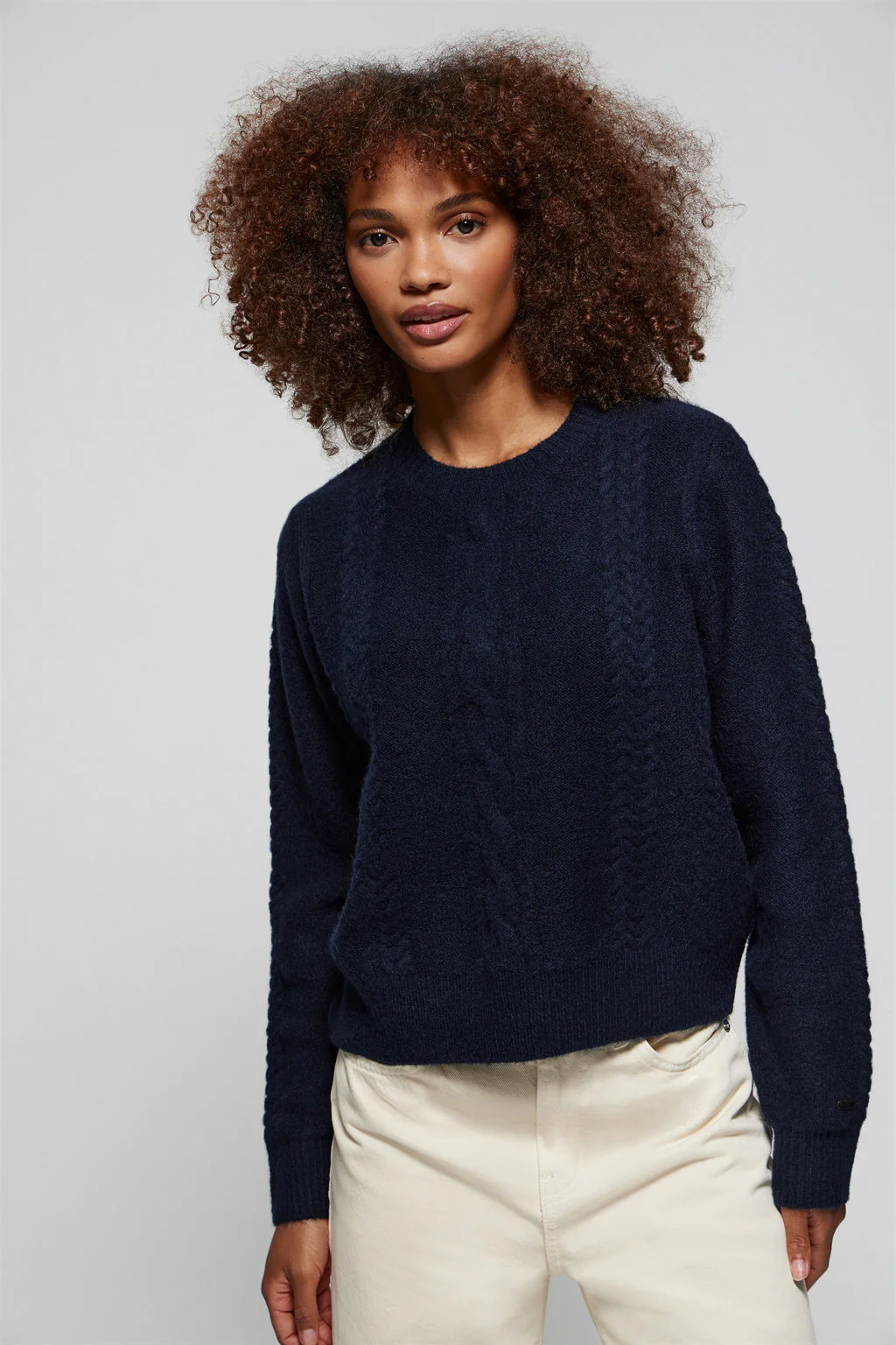 Blue round-neck plaited knit jumper with Polo Club sleeve detail - Image 3