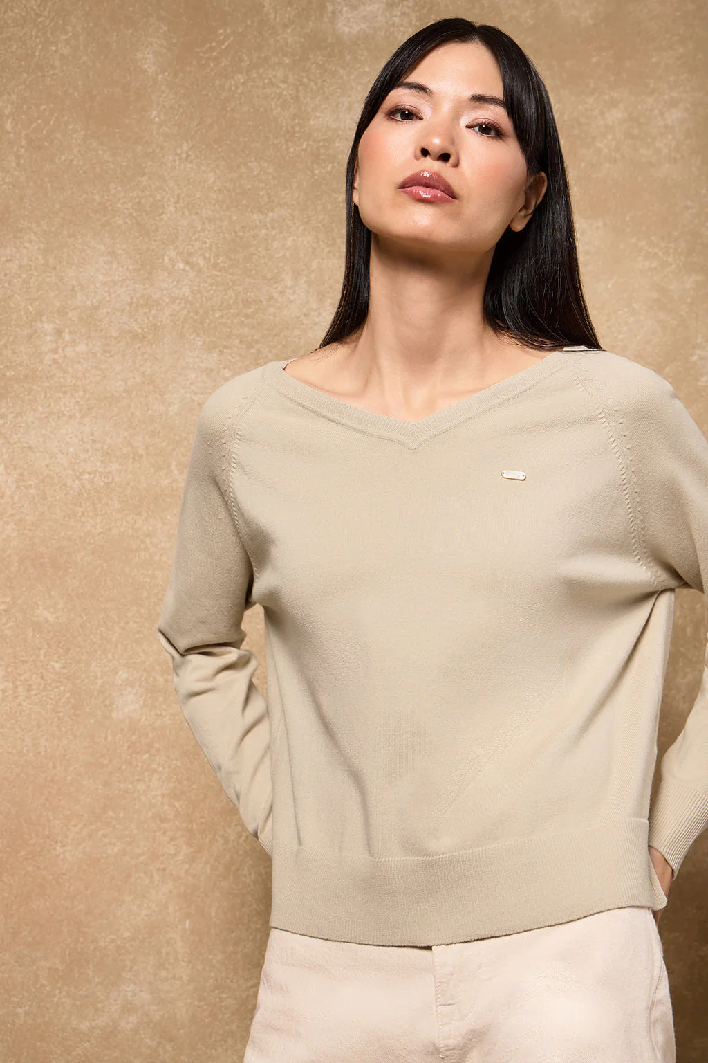 Beige knit jumper Katniss with Polo Club pearly button