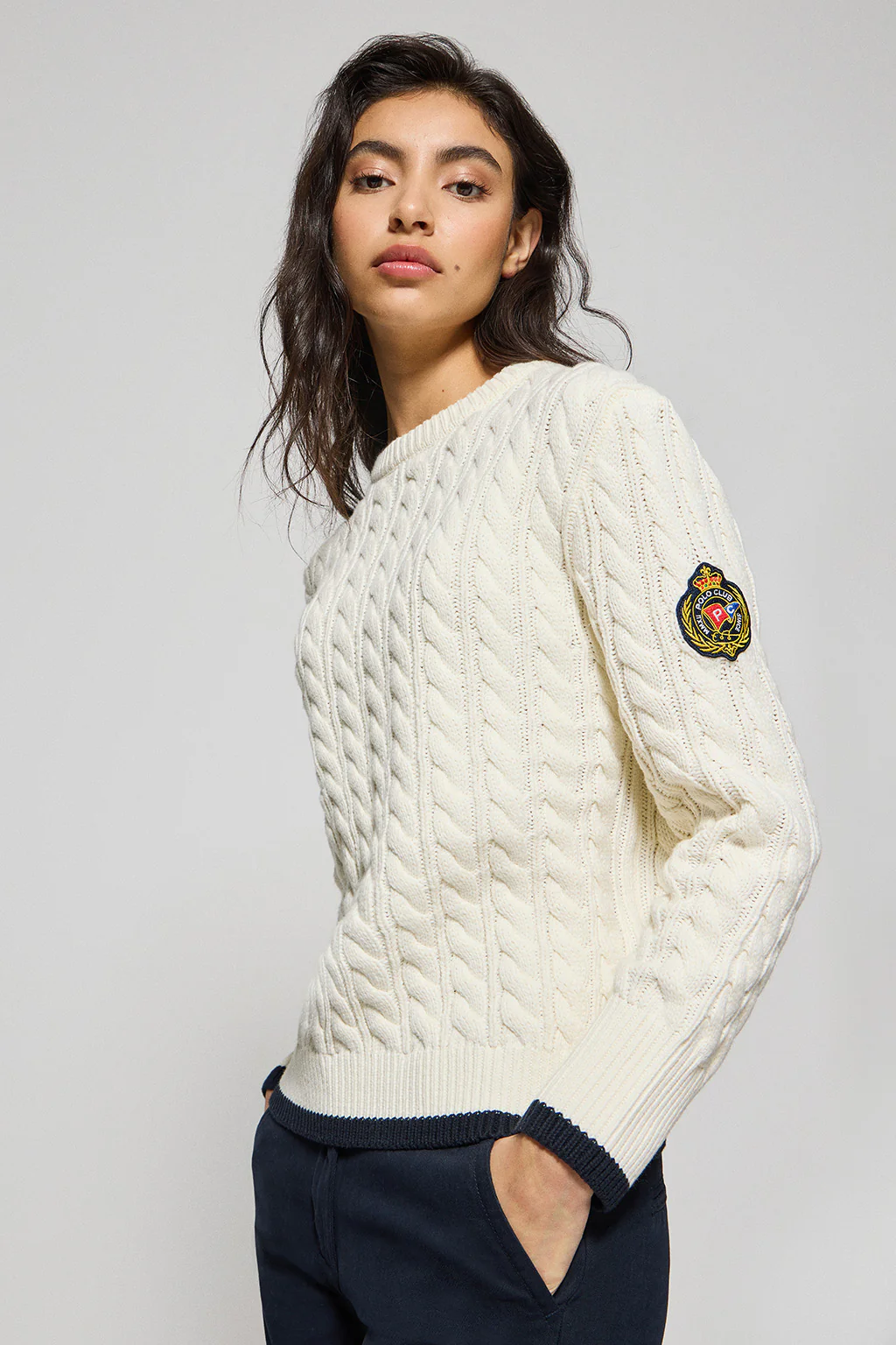 Beige cable-knit jumper with Nautic patch