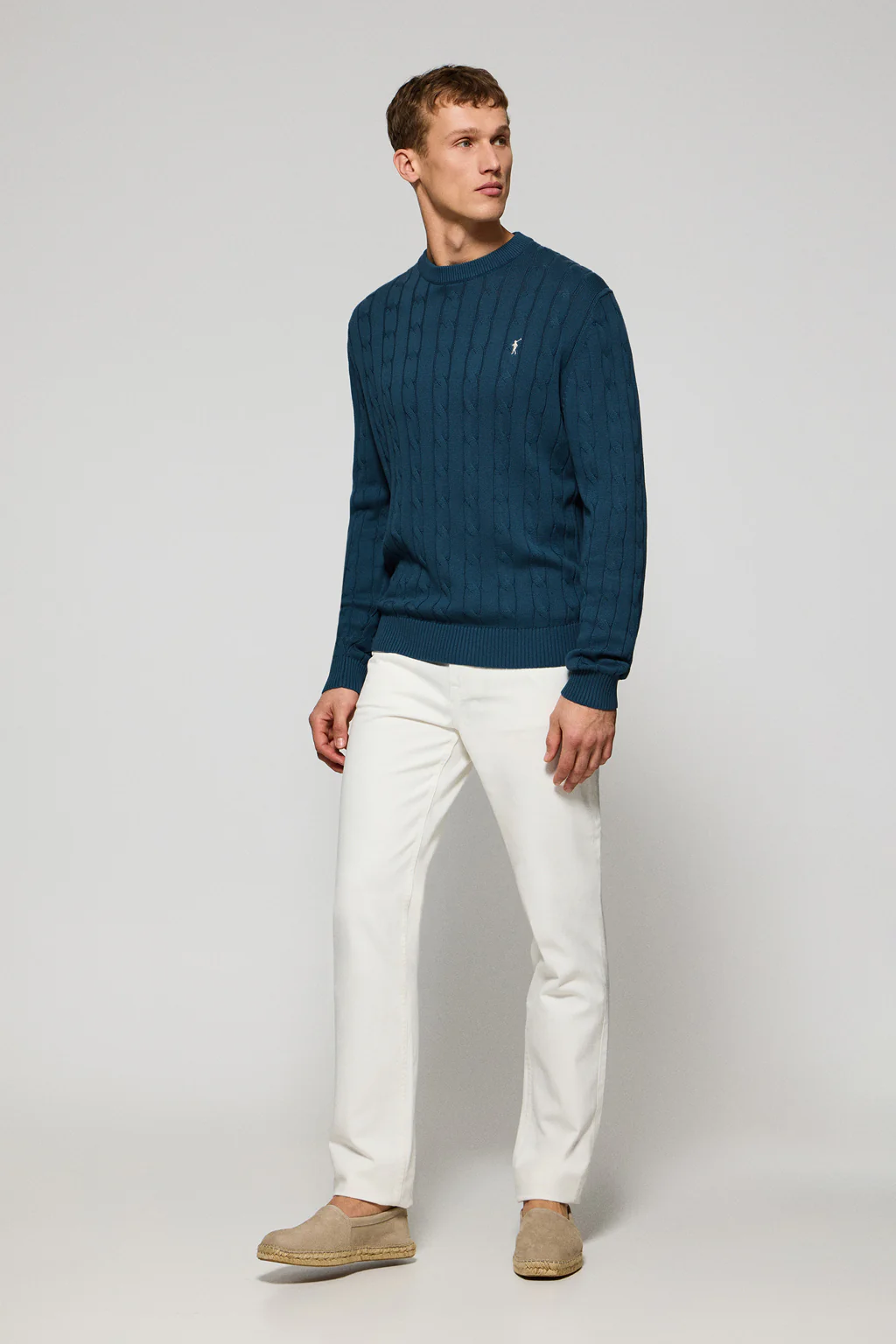 Denim-blue round-neck cable-knit jumper with Rigby Go embroidery - Image 3