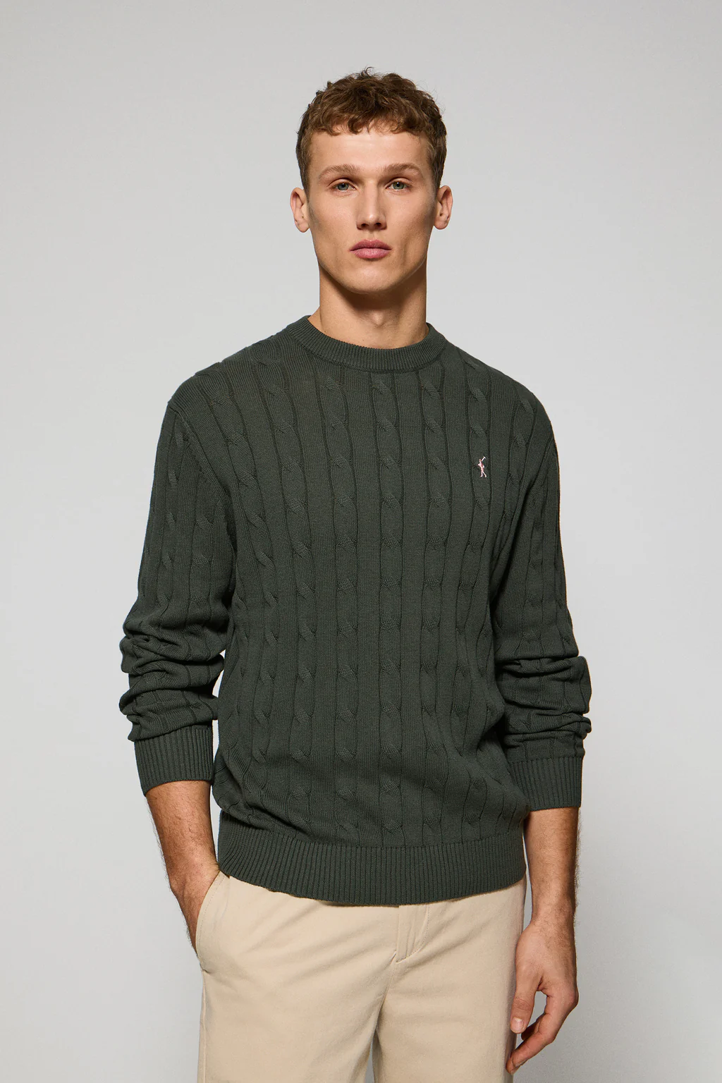 Stone-grey round-neck cable-knit jumper with Rigby Go embroidery