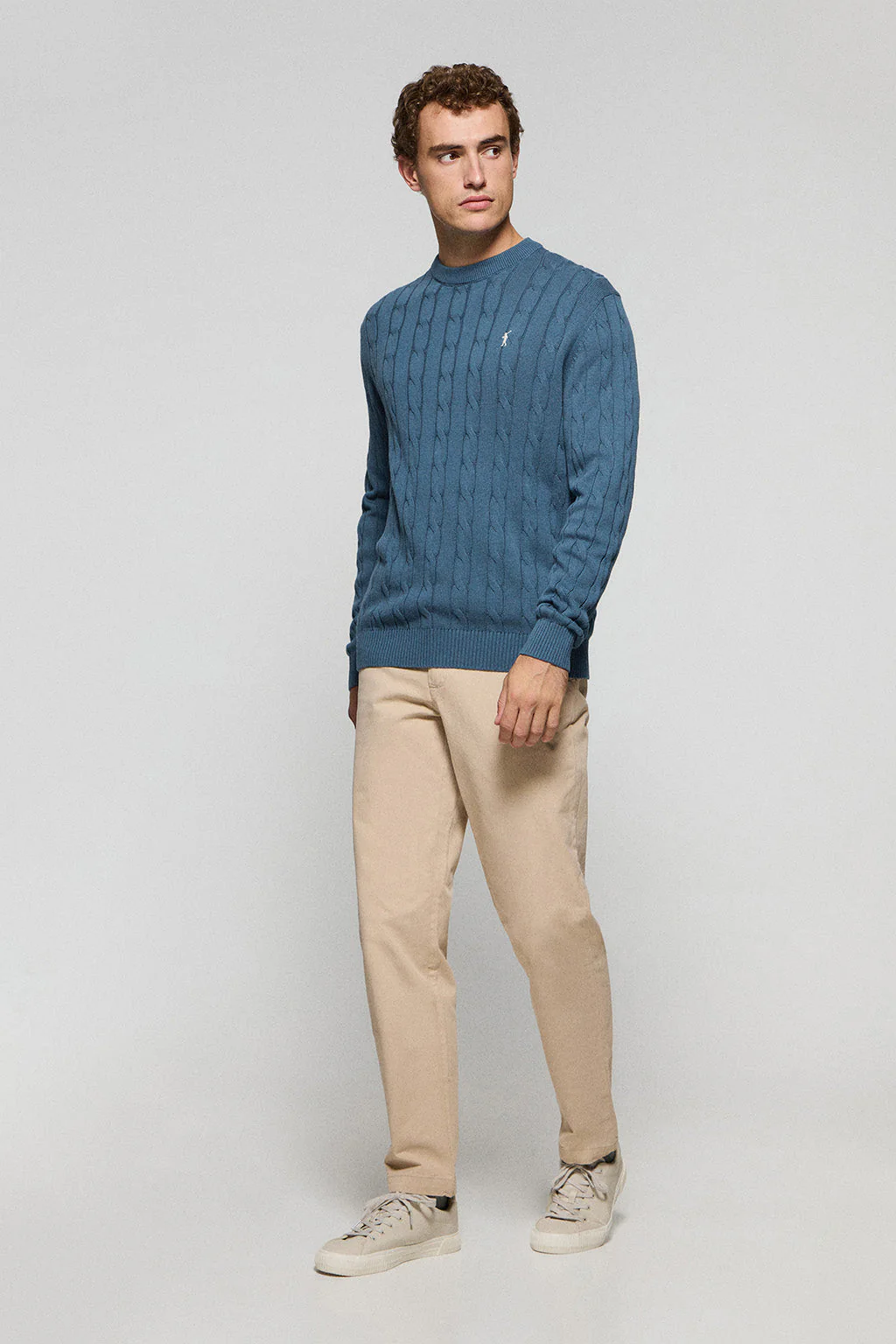 Denim-blue cable-knit jumper with Rigby Go logo - Image 4