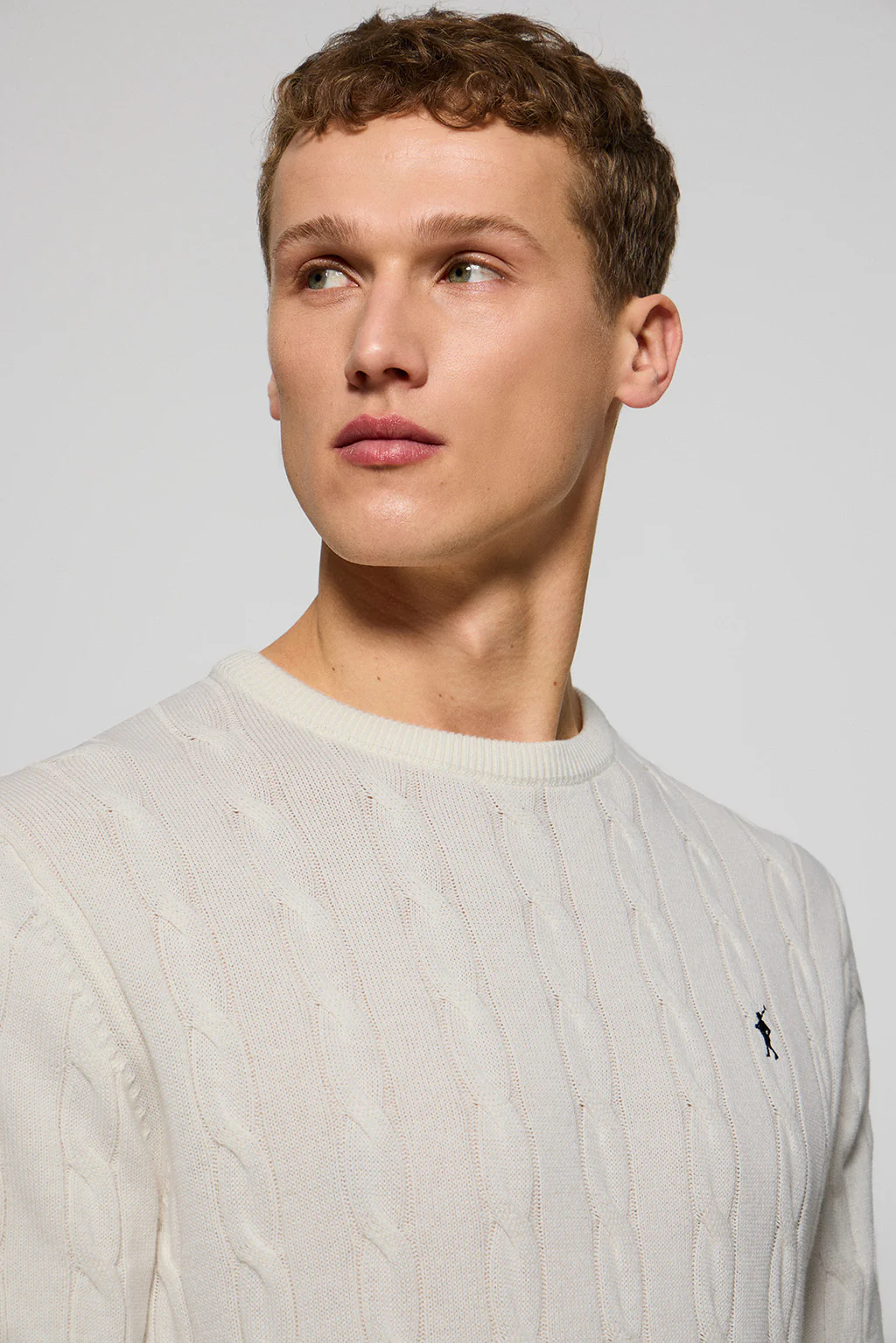 Beige short-sleeve cable-knit jumper with embroidered logo - Image 3