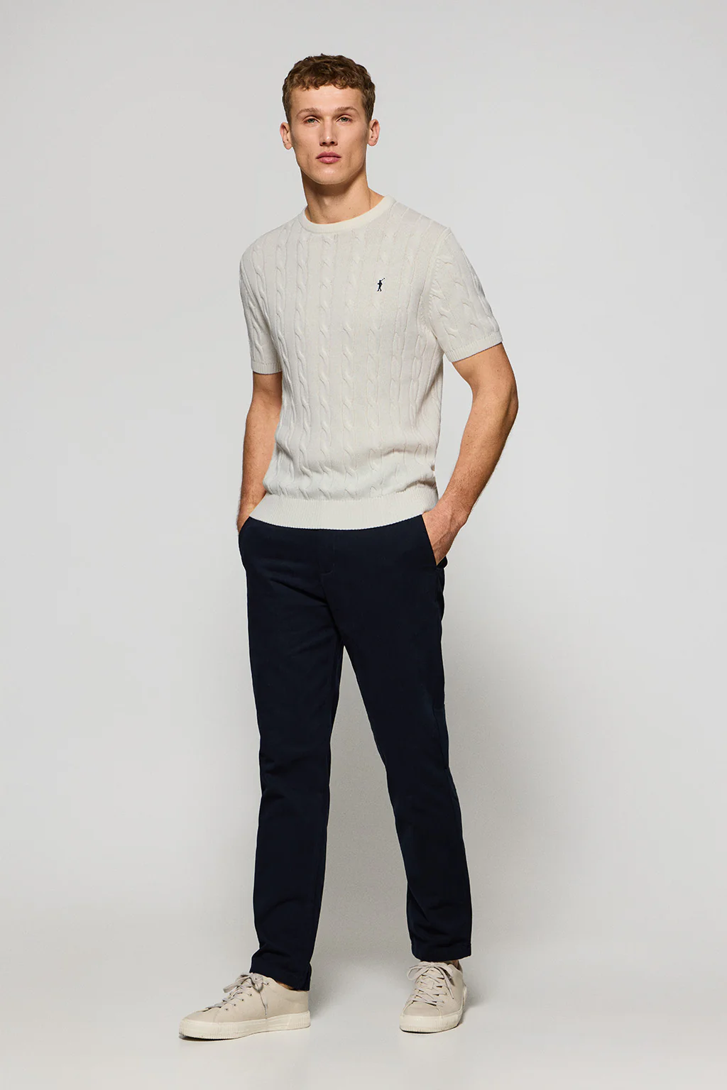Beige short-sleeve cable-knit jumper with embroidered logo - Image 4