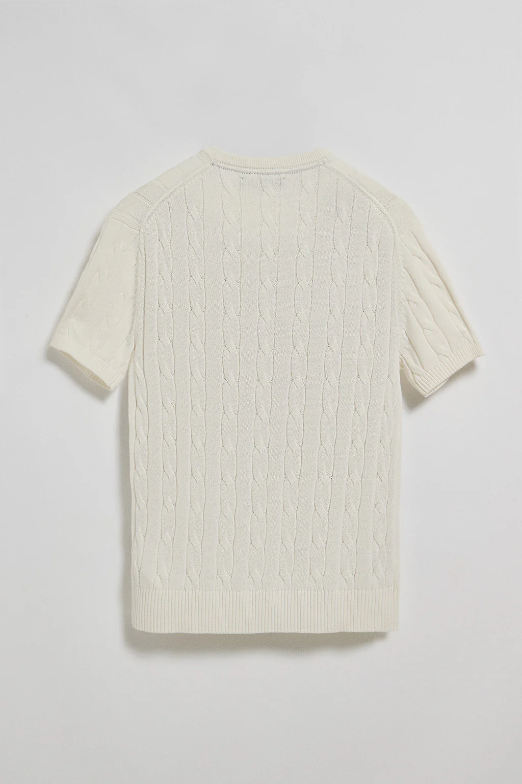 Beige short-sleeve cable-knit jumper with embroidered logo - Image 6