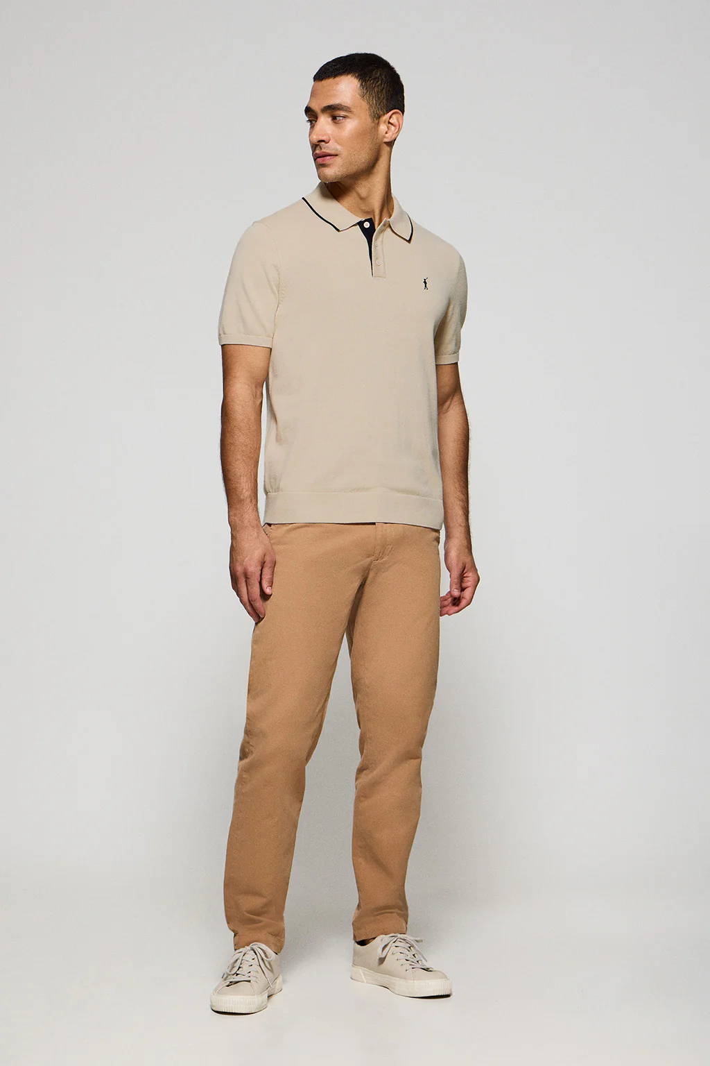 Beige knitted polo shirt with buttons and Rigby Go embroidery - Image 4