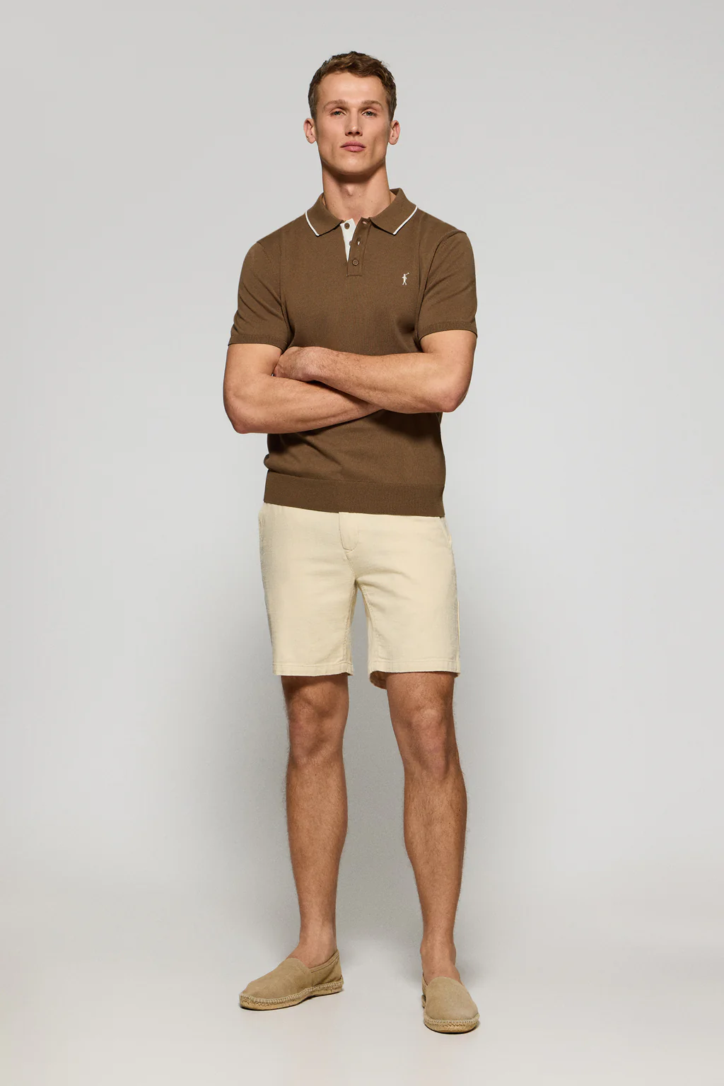 Mocha knitted polo shirt with buttons and Rigby Go embroidery - Image 4