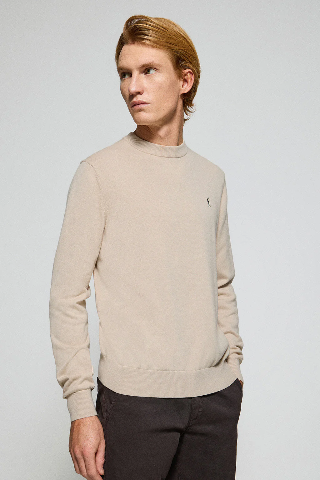 Beige round-neck knit jumper with Rigby Go embroidered logo