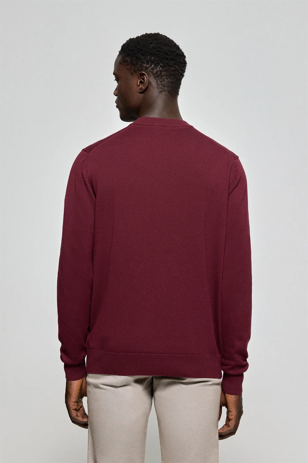 Maroon round-neck knit jumper with Rigby Go embroidered logo - Image 4