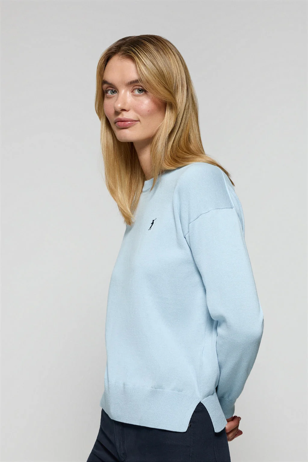 Light-blue round-neck knit jumper with Rigby Go embroidered logo - Image 4