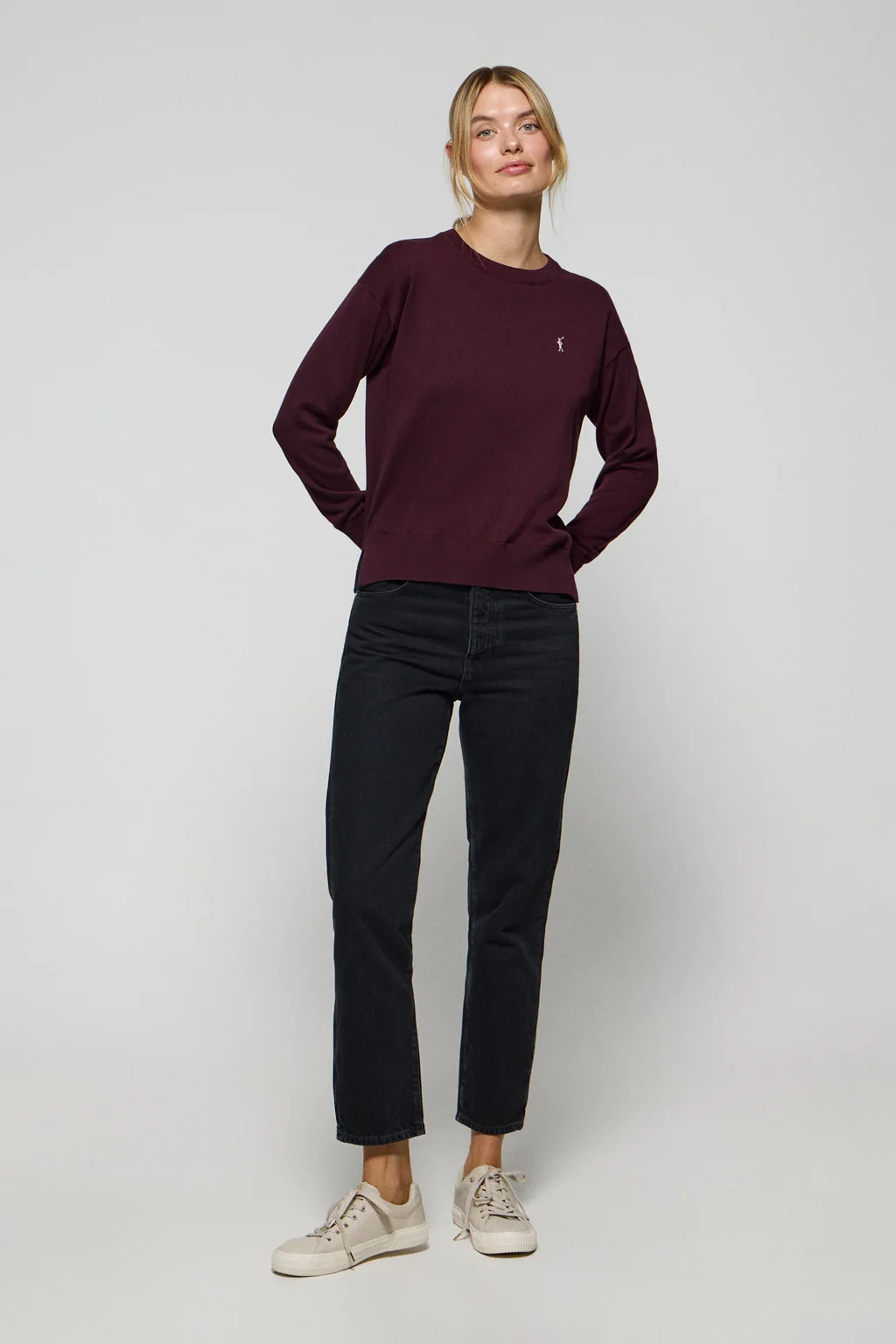 Plum round-neck knit jumper with Rigby Go embroidered logo - Image 4