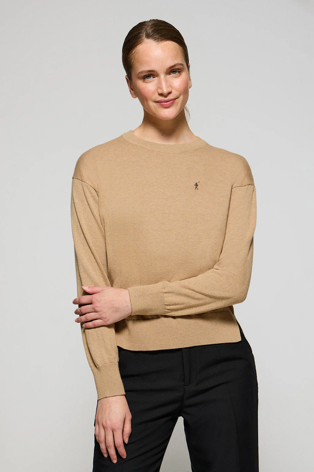 Caramel-marl round-neck knit jumper with Rigby Go embroidered logo